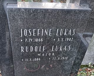 lukas_hrob.jpg